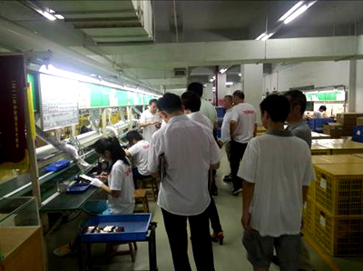 僑洋實業(yè)技術團隊參觀客戶公司,專業(yè)制造環(huán)形變壓器專家