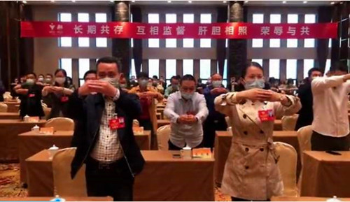 疫情期間衢州兩會作揖禮，盡顯古代文明禮節(jié)