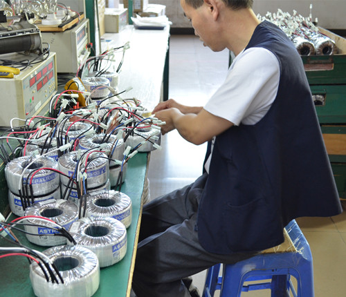 環(huán)形變壓器中的聚脂膠帶起到什么作用？